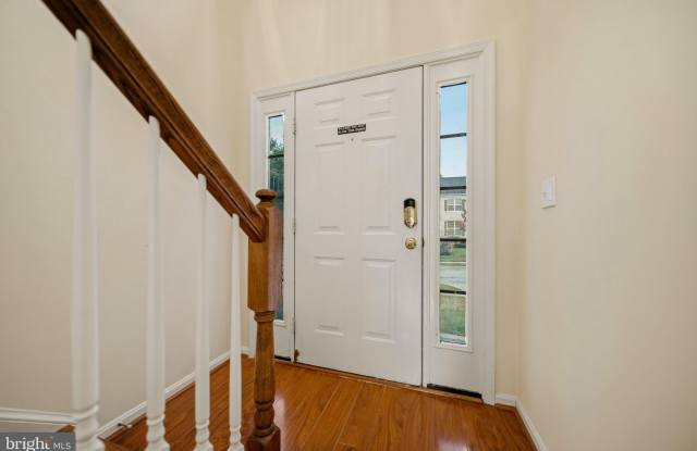 3417 AMBERTON Court Gallery 2