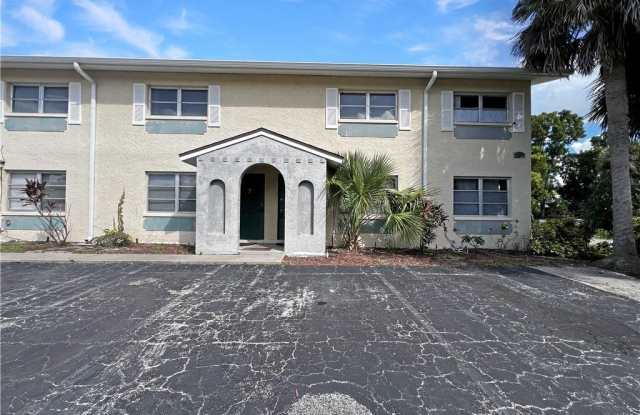 6635 Warwick Circle unit: 8 Gallery 3
