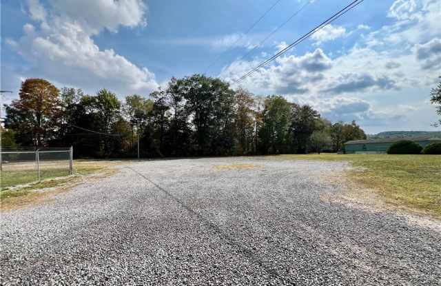 4772 Harlansburg Rd Gallery 3