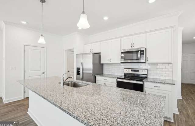 5059 Woodland Hills Gallery 2
