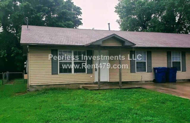 503 4th Ave SW - 503 4th Avenue Southwest, Gravette, AR 72736
