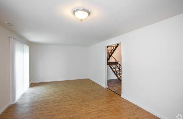 River Trace Townhomes Gallery 4