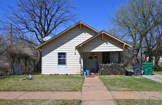 Charming 3 Bed 1 Bath in Hospital District photos photos