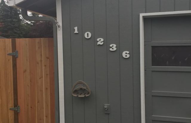 10236 SE Long Street Gallery 2