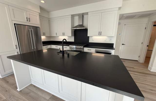 Brand New Encinitas Luxury Condo 1br 1 bath  garage $4300 photos photos