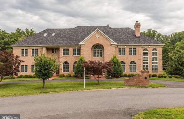 914 HELGA PLACE - 914 Helga Place, McLean, VA 22102