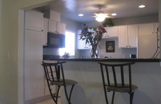 2319 E. Heatherbrae Dr. Gallery 3