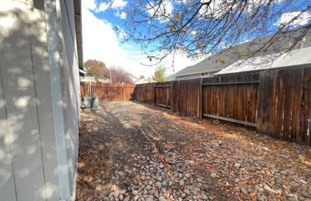 Charming 3/2/2 Home in Gardnerville *MUST SEE* Gallery 4