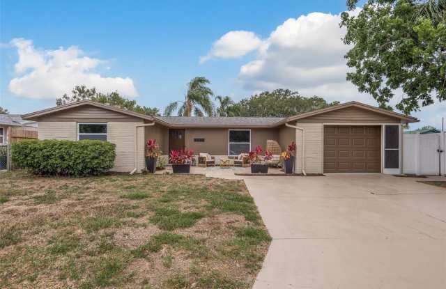 4036 SUNRAY Drive Gallery 2