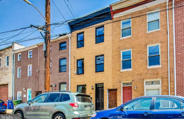 241 S REGESTER STREET Gallery 2