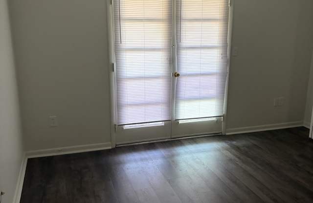 1113 Southwest McFarlane Avenue - 2 Gallery 4
