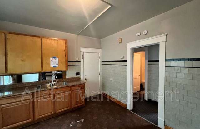 16219 Huntmere Avenue Gallery 4
