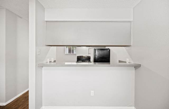 Awesome open Studio Apartments Close to Downtown photos photos