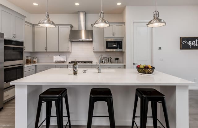 927 E PASEO Way Gallery 3