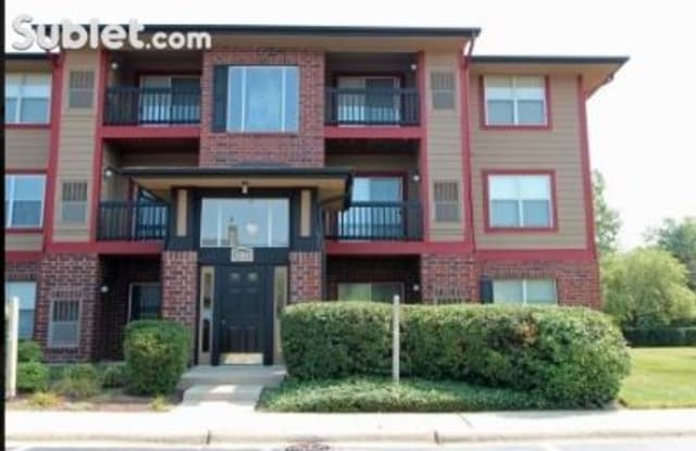 374 Glenwood Drive - 374 Glenwood Dr, Bloomingdale, IL 60108