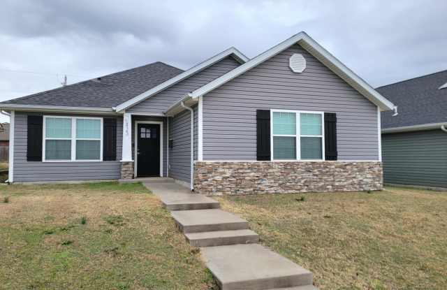 2423 Virginia Avenue - 2423 Virginia Avenue, Joplin, MO 64804
