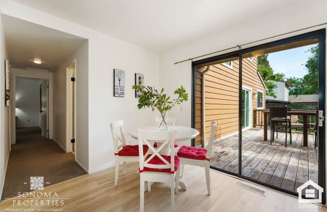 Beautifully Maintained Duplex in Glen Ellen photos photos