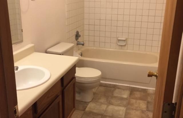 South Anchorage beautiful ground level 2bed with washer  dryer photos photos