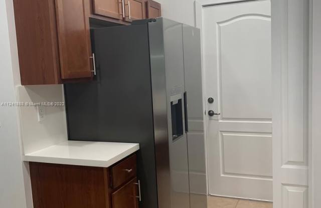 2541 Creekside Dr Gallery 4