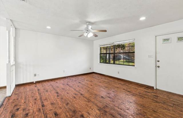 1616 COOMBS Drive Gallery 4
