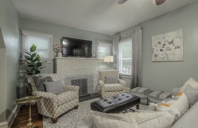 1145 W 41st Ter photos photos