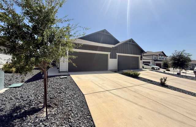Want luxury living in the Far West ...Look no further...Amanda Park is it! Gallery 3