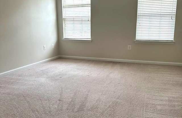 1310 SAUNDERS Drive Gallery 4