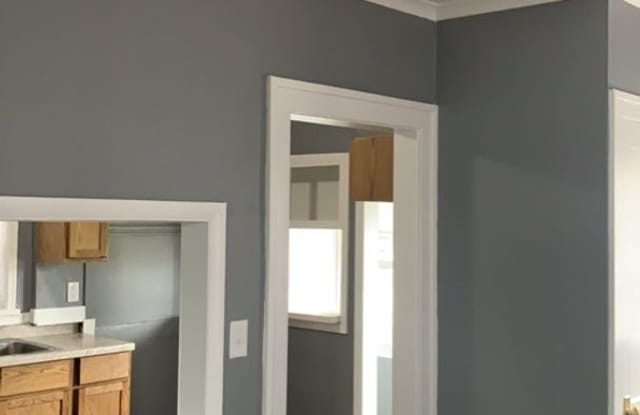 3 Bedroom House - East Toledo Neighborhood Gallery 4