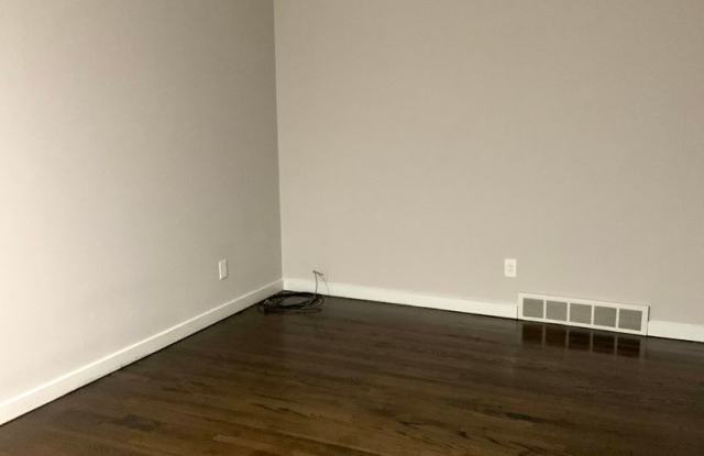Arnold 1 bedroom pet friendly with shared fenced yard... photos photos