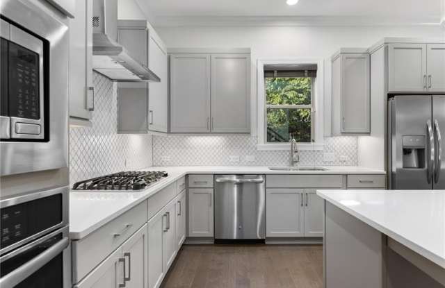 1394 Doublegate Drive NE Gallery 3