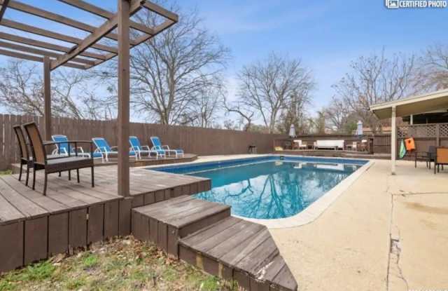 105 Gladiola unit: B photos photos