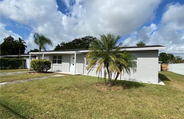 9821 SW 165th Ter - 9821 Southwest 165th Terrace, Palmetto Estates, FL 33157