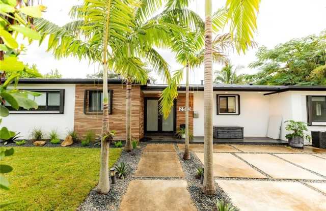 2510 NE 207th Ter photos photos