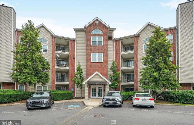 3313 WYNDHAM CIRCLE - 3313 Wyndham Circle, Alexandria, VA 22302