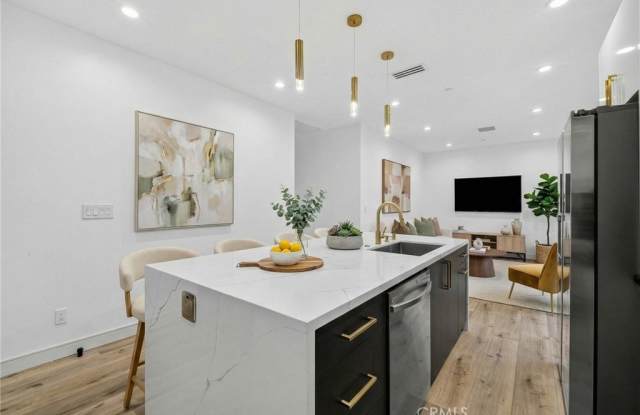 7334 Owensmouth Avenue photos photos