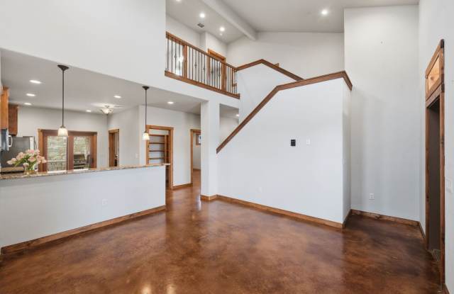 1694 GRUENE VINEYARD CROSSING Gallery 3