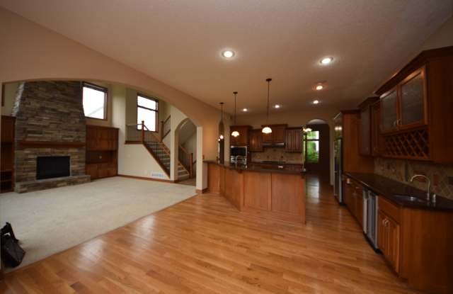 637 Woodland Way Gallery 4