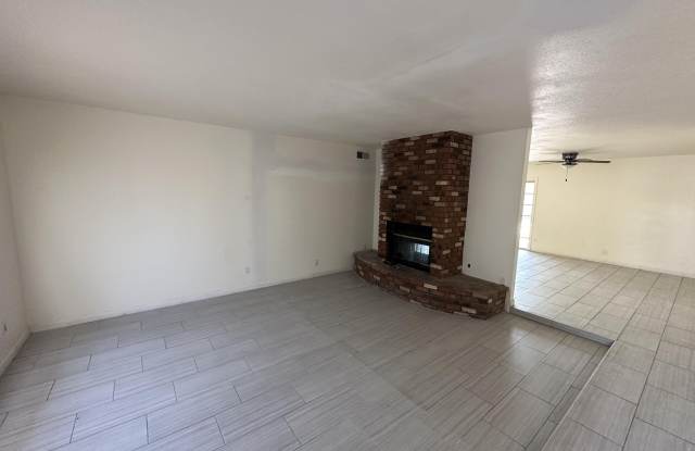 5201 W IRONWOOD Drive Gallery 2