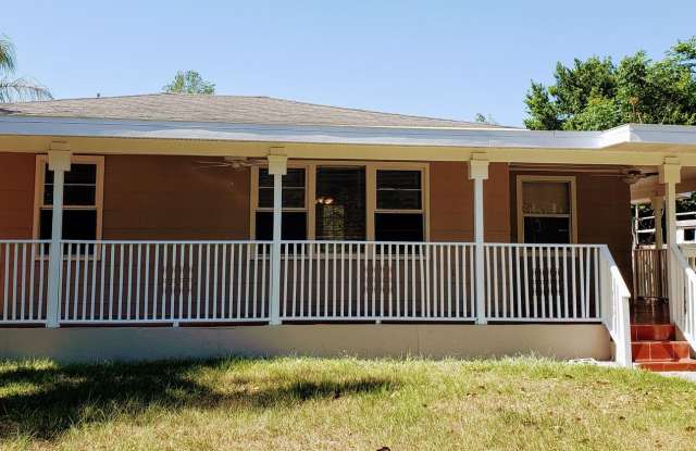 Charming 2 Bedroom/ 1 Bathroom Home with Detached Garage - Near Downtown Orlando! photos photos