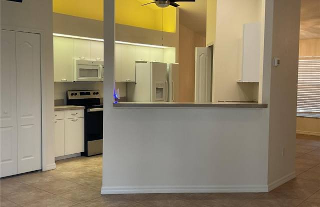 178 ROTONDA Boulevard W Gallery 4