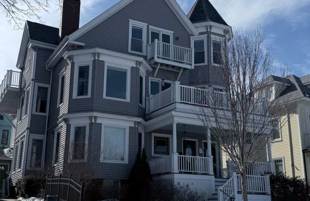 2 Bed + 2 Bath | Ocean View - 172 Eastern Promenade, Portland, ME 04101