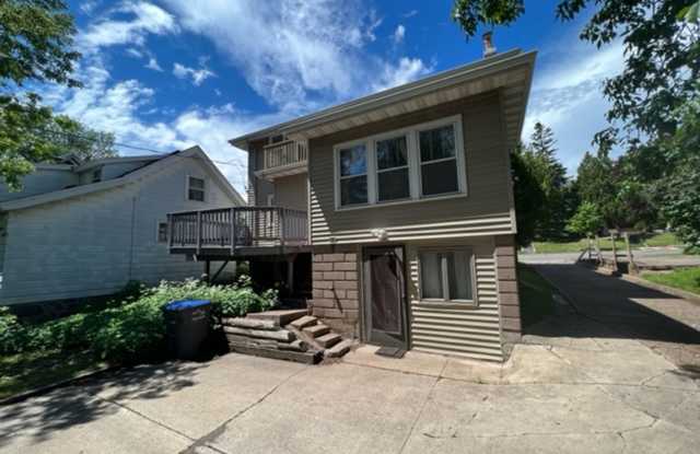 Duluth MN - 5 Bed - 2 Bath Gallery 1