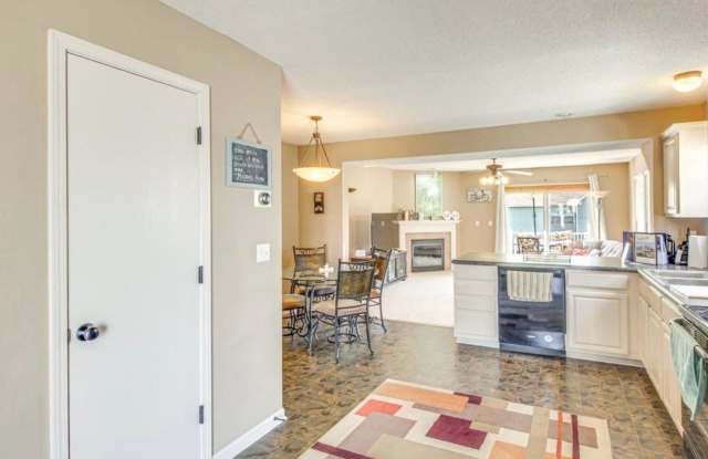 2230 Southwest Suncatcher Road Gallery 4