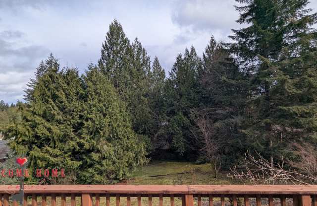 Huge 4-bedroom with LARGE yard, NEW flooring, NEW paint, 2-story deck and much more!!!! - 2150 Lakemoor Drive Southwest, Olympia, WA 98512