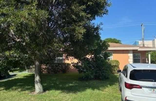 212 NE 9th Avenue unit: 1 photos photos 212 NE 9th Avenue unit: 1 photos photos