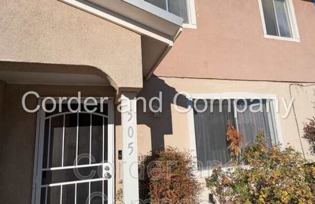 505 Circulo Floretta NW - 505 Circulo Floretta Northwest, Albuquerque, NM 87107