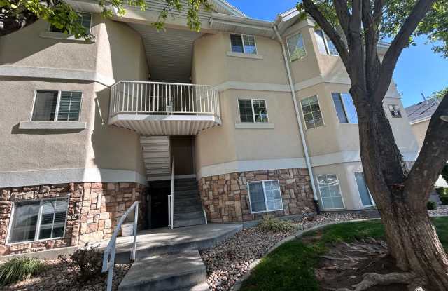 Top Floor Condo in great location! photos photos