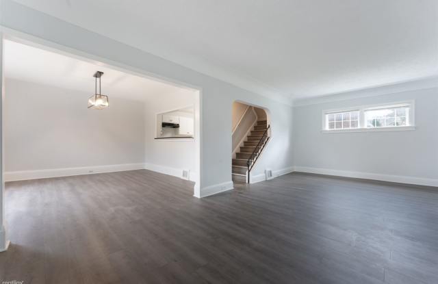2200 Jackson Boulevard Gallery 3