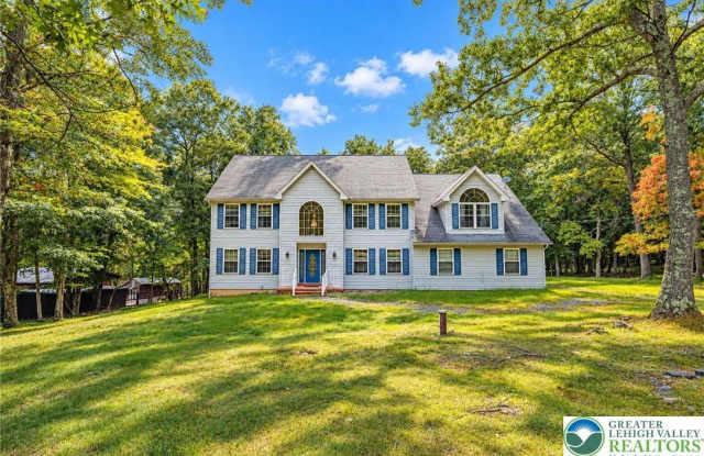 159 Winding Way Gallery 1