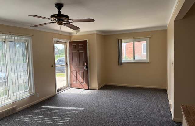 3 Bedroom Ranch/Full Basement - Warren Gallery 4